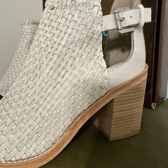 Diba True Leather shoes NWT - Picture 3 of 15